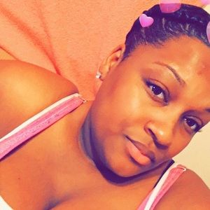 Meet your Posher, Desiree